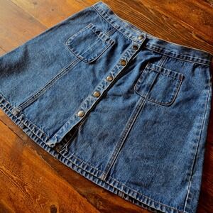 BDG Denim Mini Skirt Button Front Pockets A-Line‎ Casual Blue measures a small